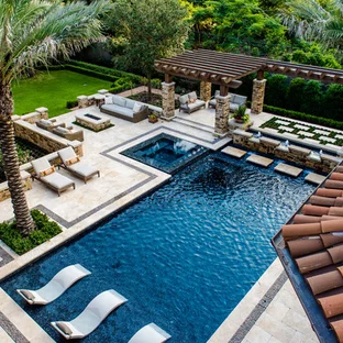 mediterranean-elegance-by-custom-design-pools-ledge-lounger-img~25610e1f08b0532c_3381-1-957e503-w312-h312-b0-p0